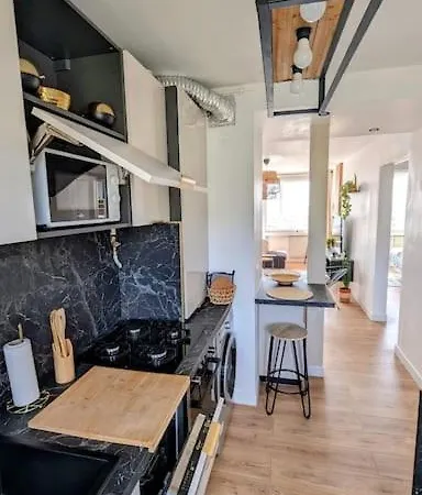 Ideal Sea View, Near Calanques &velodrome -parking Apartment