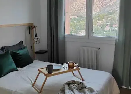 Ideal Sea View, Near Calanques &velodrome -parking Apartment